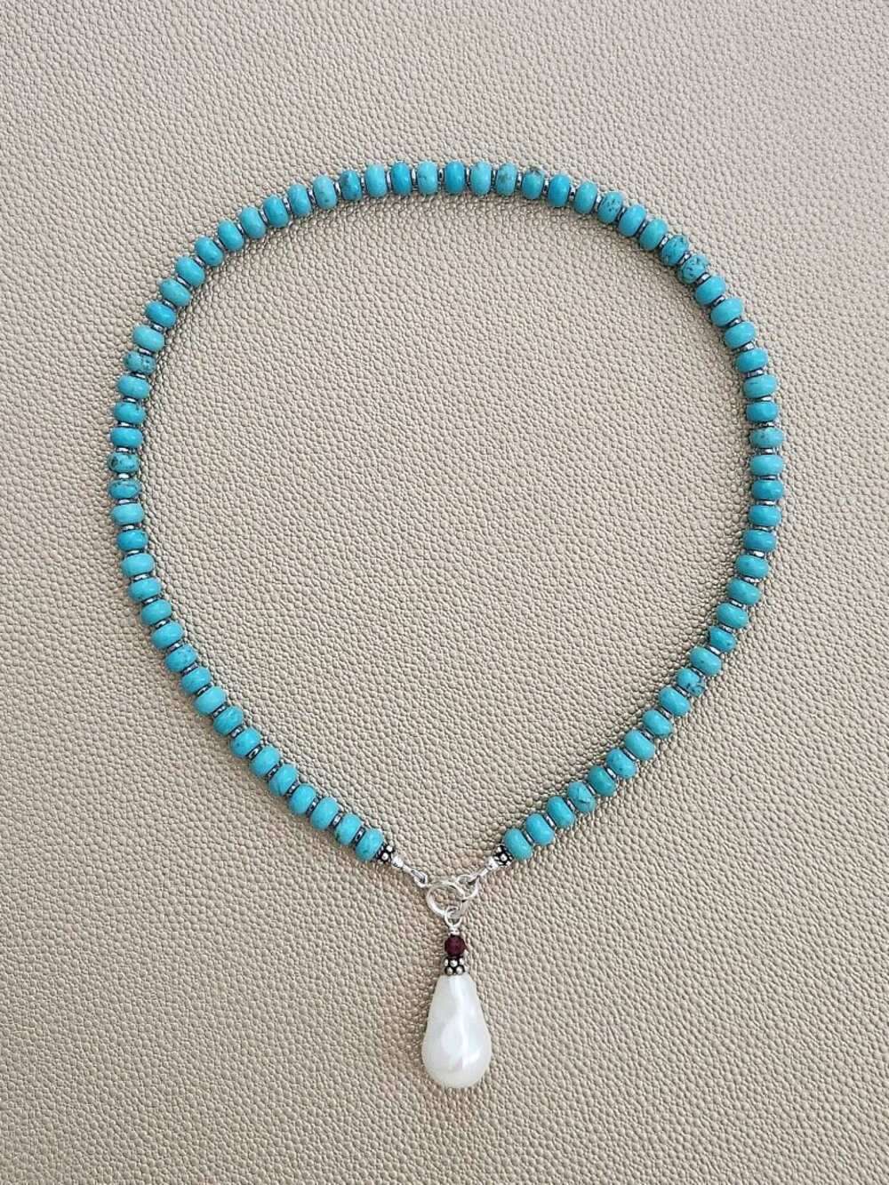 MAGNESITE TURQUOISE NECKLACE W/ PEARL DROP--16"